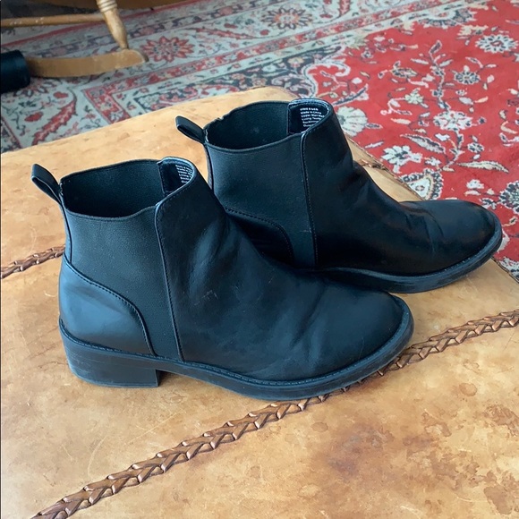 Candies Black Ankle Boots - Picture 3 of 5